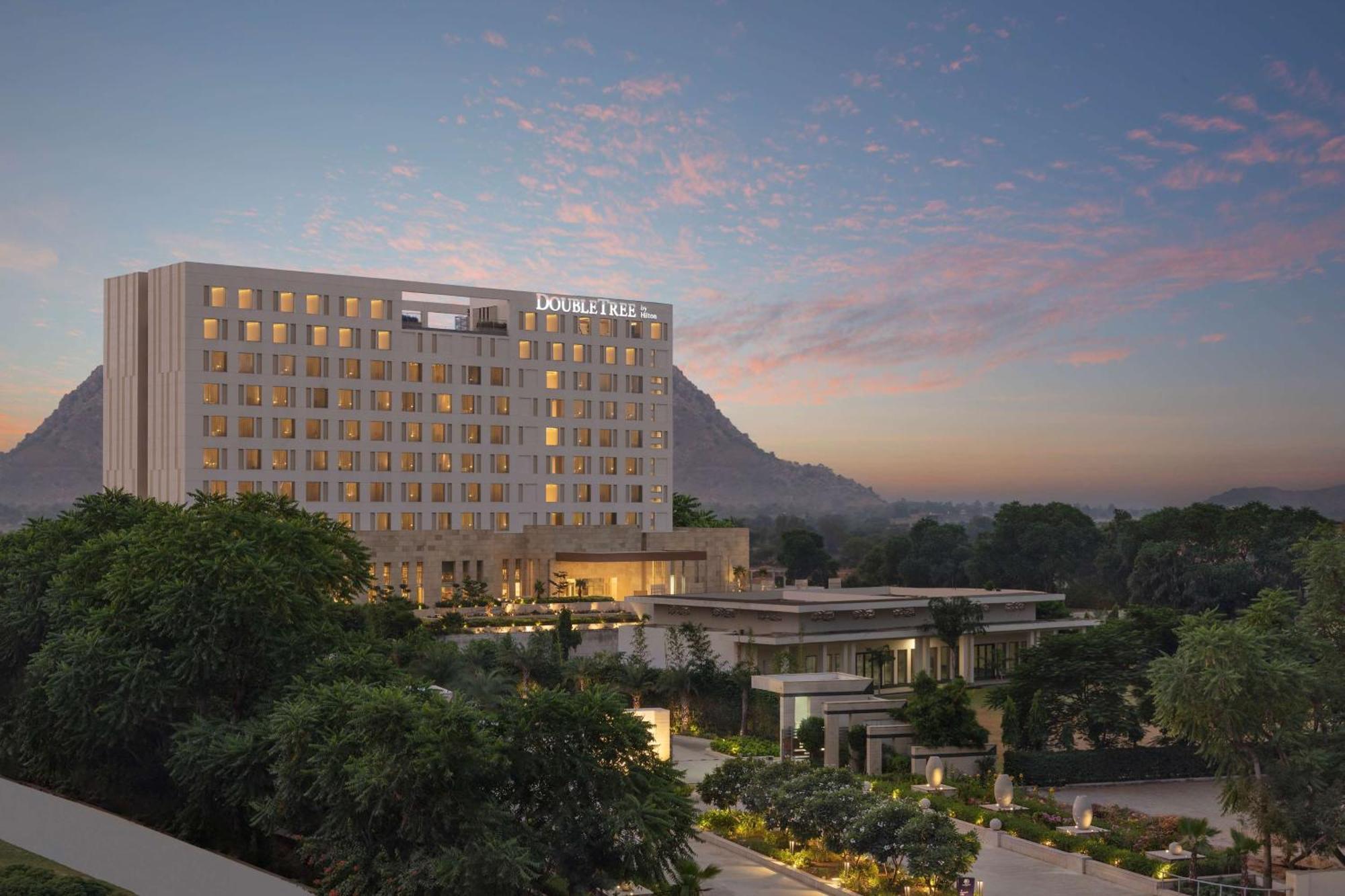 Doubletree By Hilton Jaipur Amer Extérieur photo